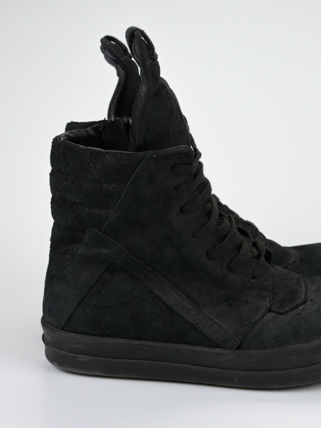 Blistered Suede Black Geobaskets