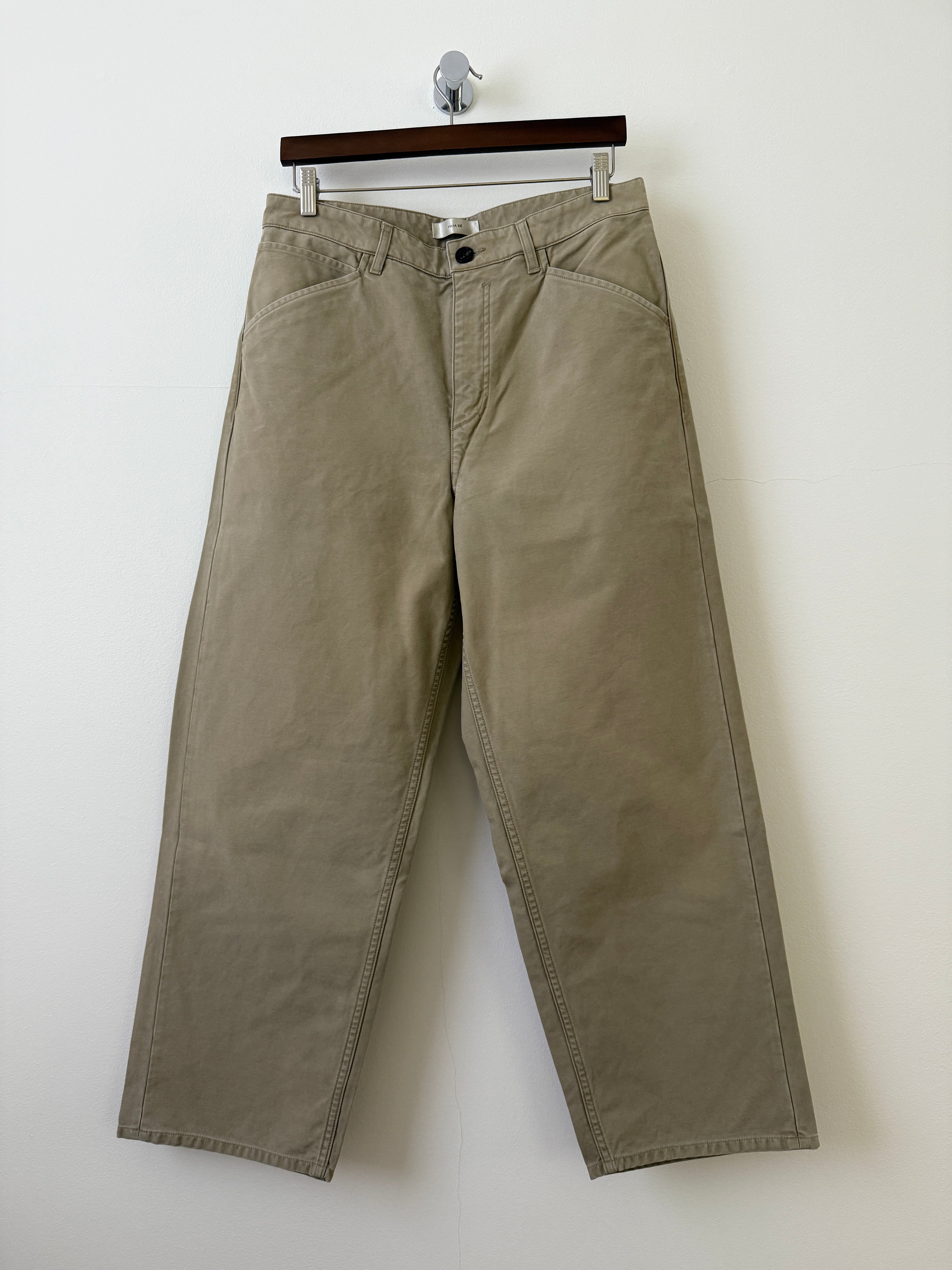 VUJA DÉ ANDRÉ SUNFADED CHINO PANTS André Sunfaded Chino Pants – KALMANDCOLLECTED