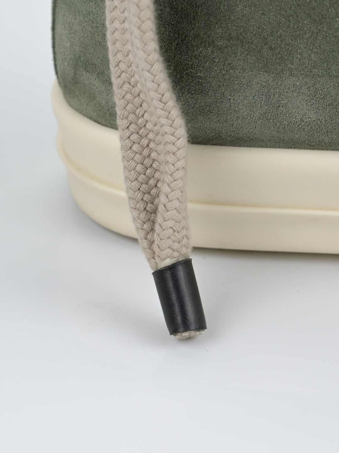 Suede Jumbo Lace Low Ramones