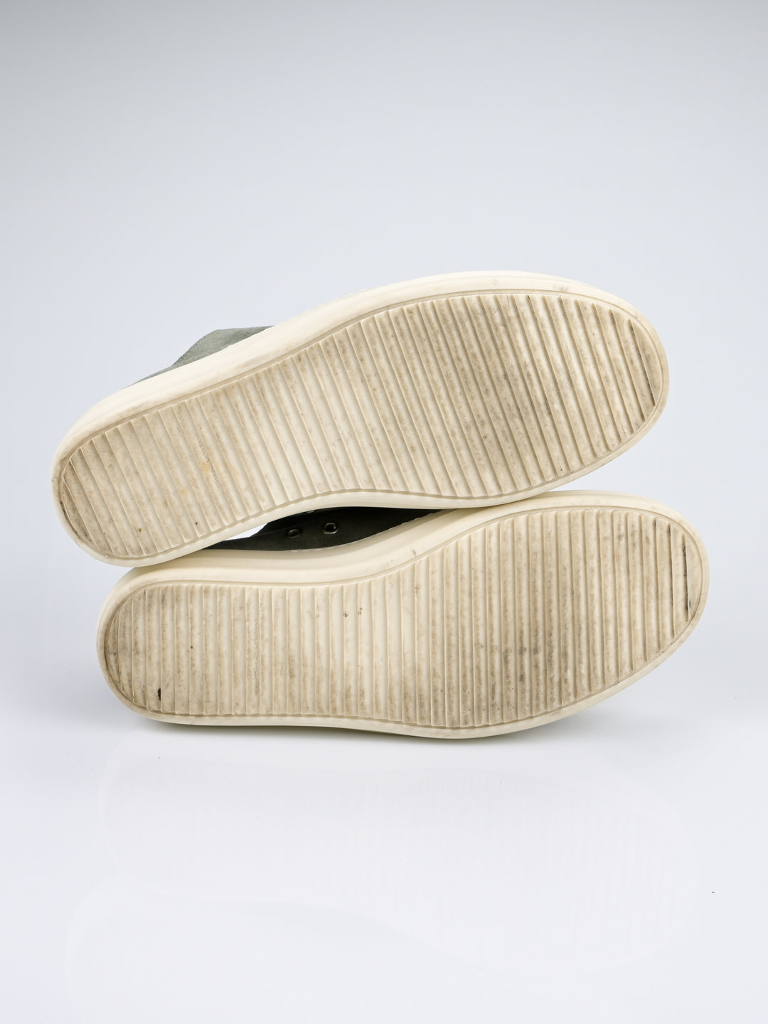 Suede Jumbo Lace Low Ramones