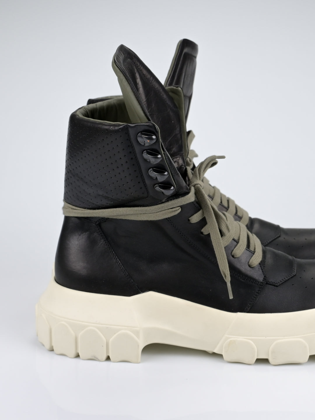 Tractor Boots Olive Interior