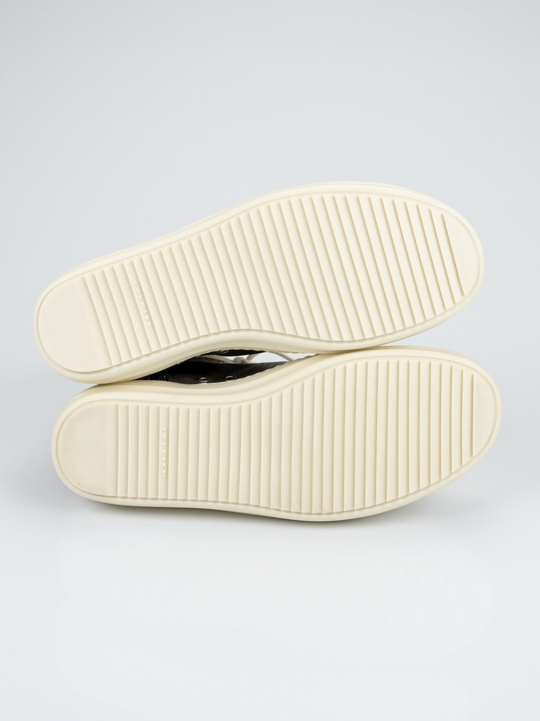 Waxed Dust High Top Ramones