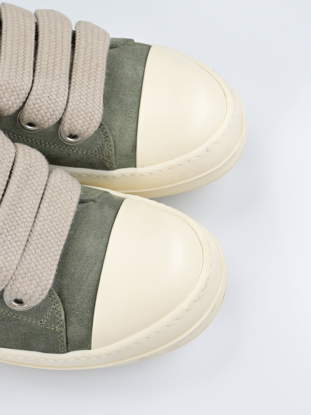 Suede Jumbo Lace Low Ramones