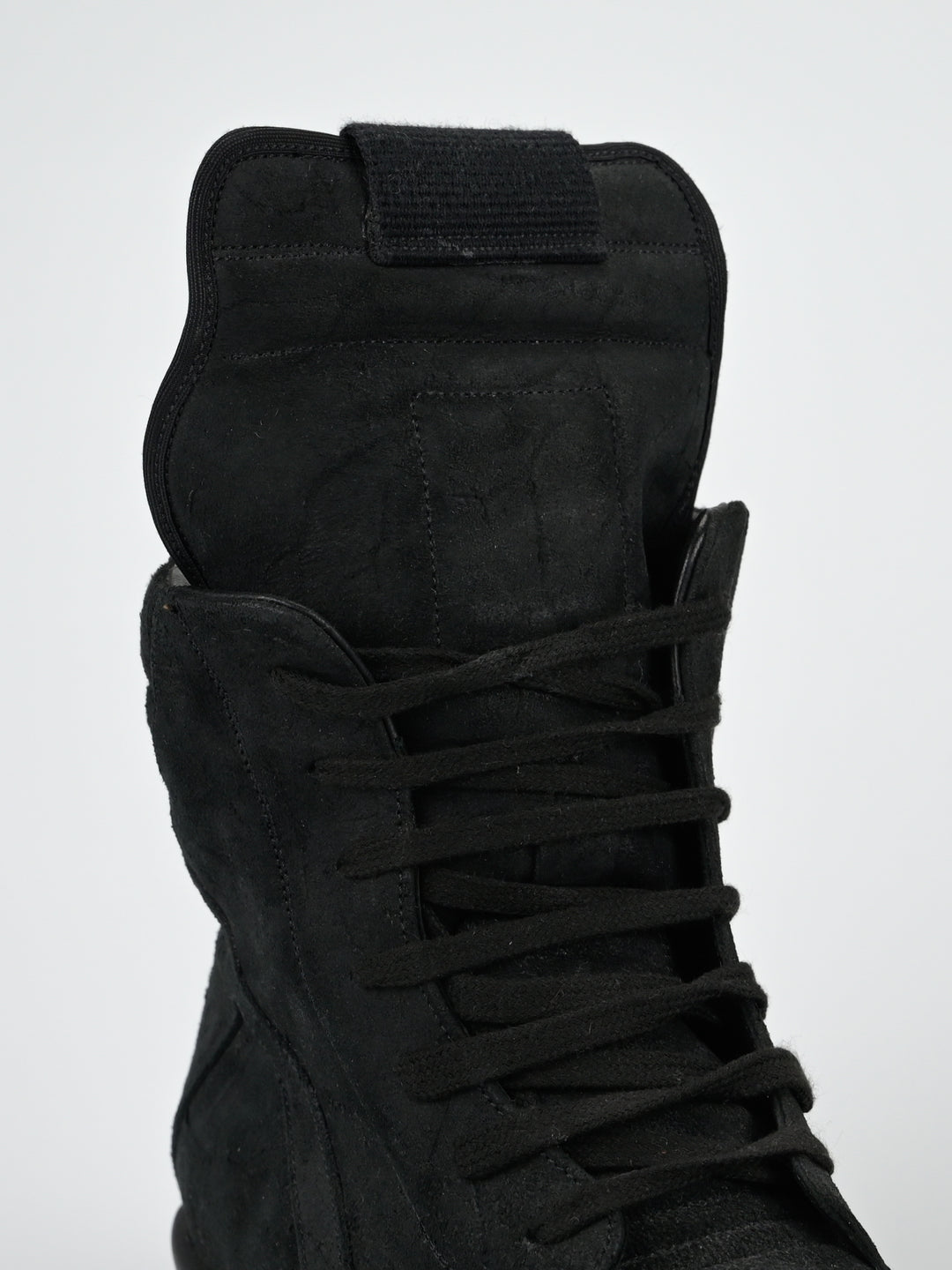 Blistered Suede Black Geobaskets