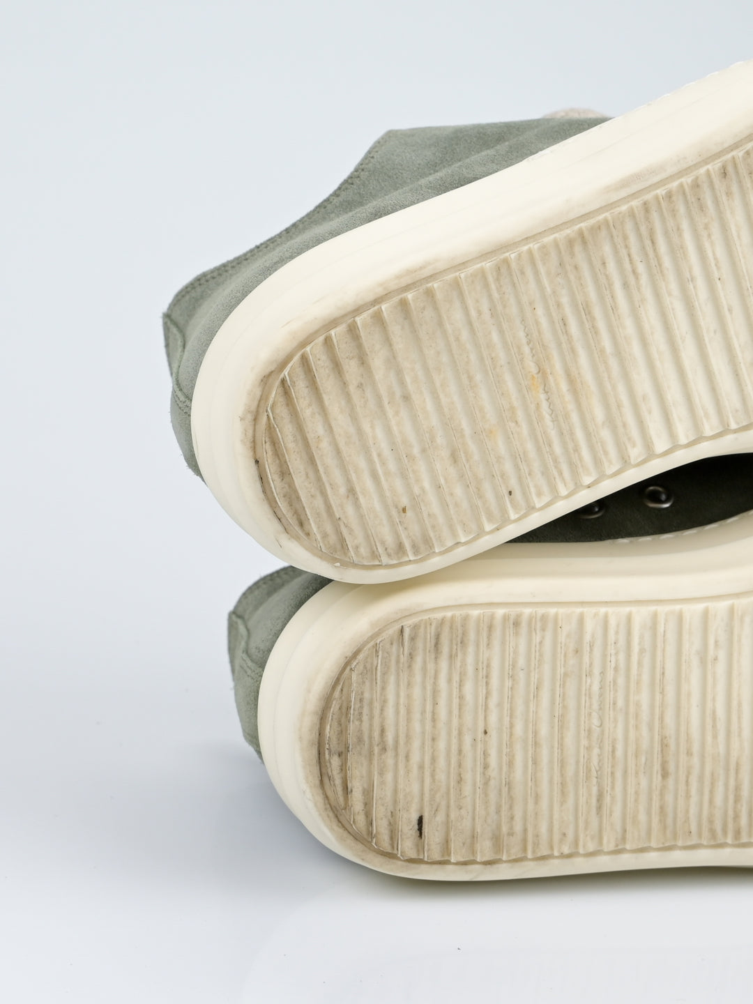 Suede Jumbo Lace Low Ramones