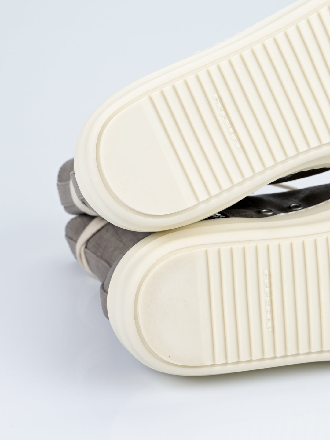 Waxed Dust High Top Ramones