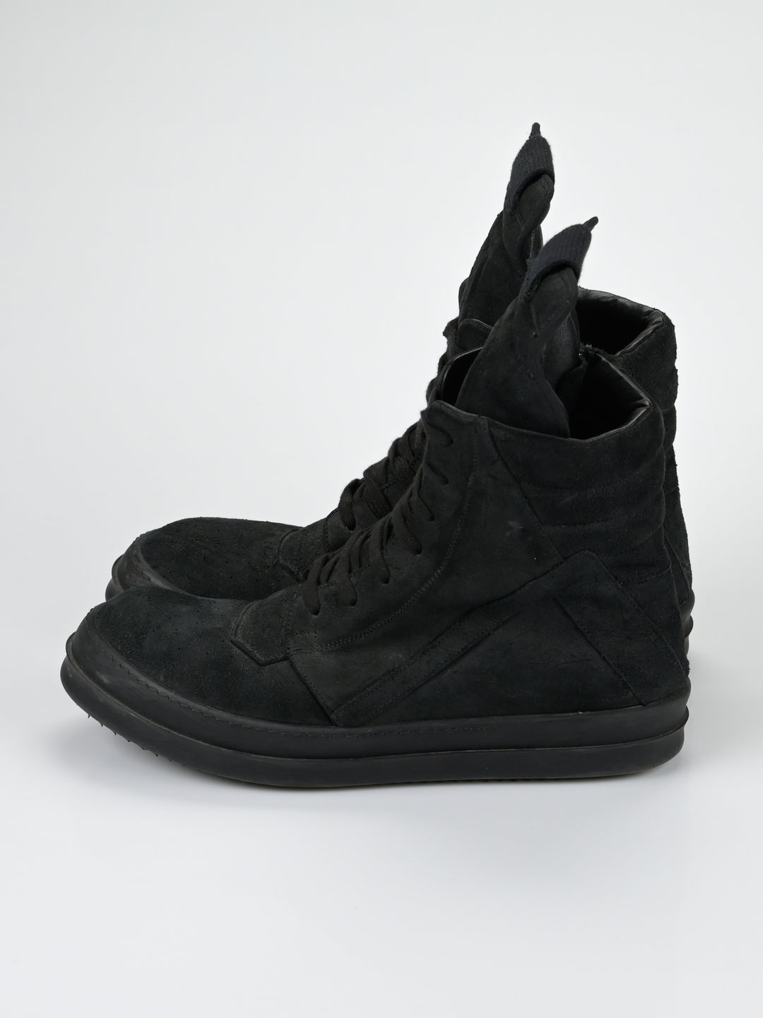 Blistered Suede Black Geobaskets