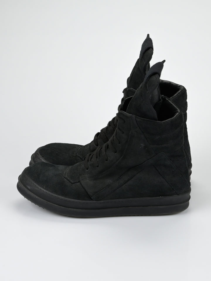 Blistered Suede Black Geobaskets