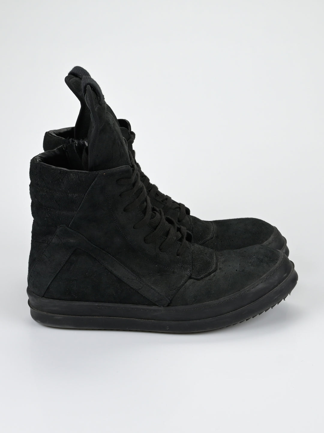 Blistered Suede Black Geobaskets