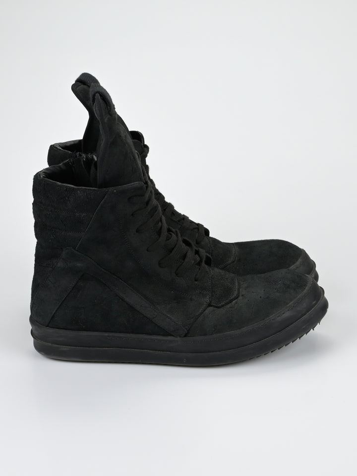 Blistered Suede Black Geobaskets