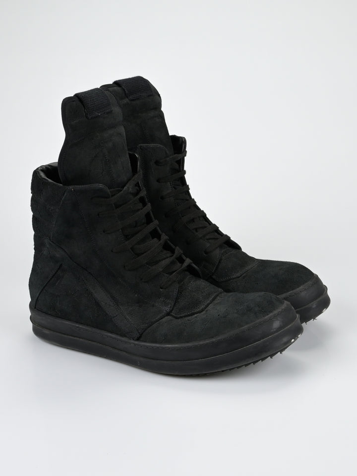 Blistered Suede Black Geobaskets