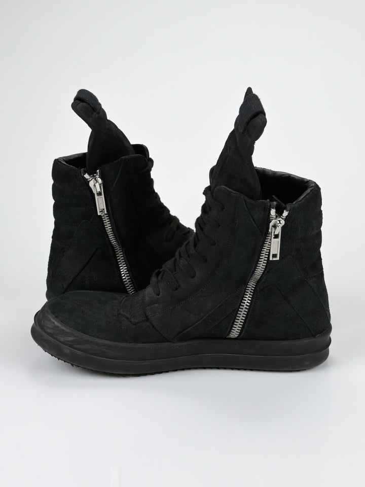 Blistered Suede Black Geobaskets