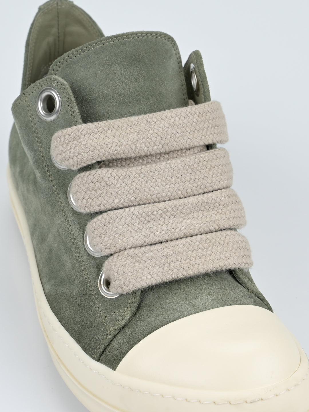 Suede Jumbo Lace Low Ramones