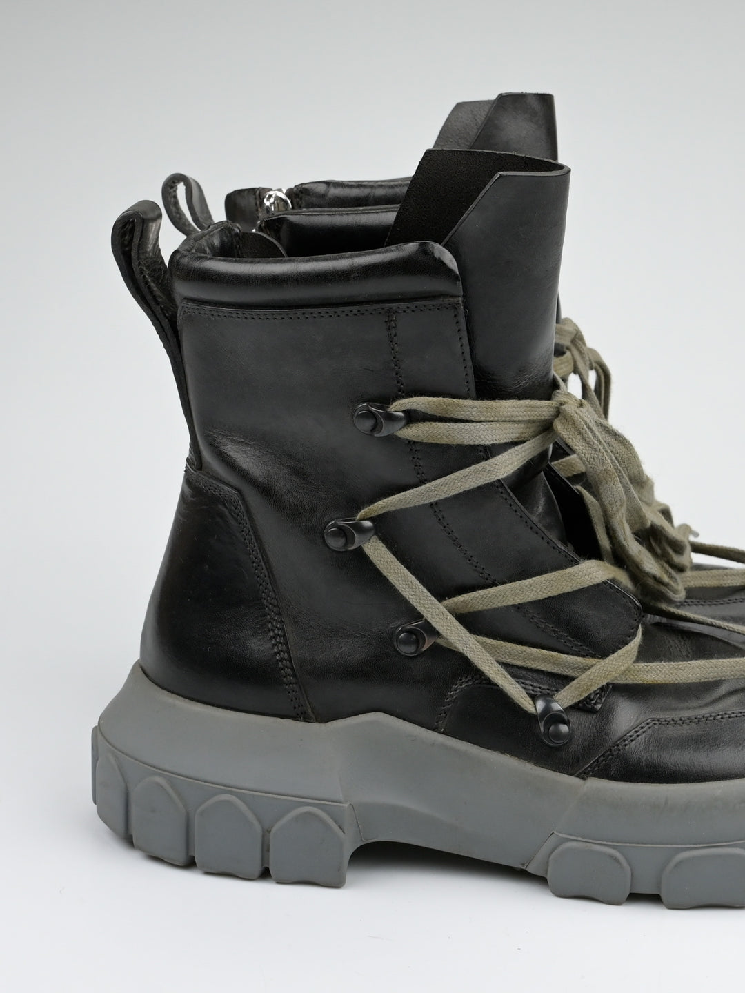 Pentagram Tractor Boots