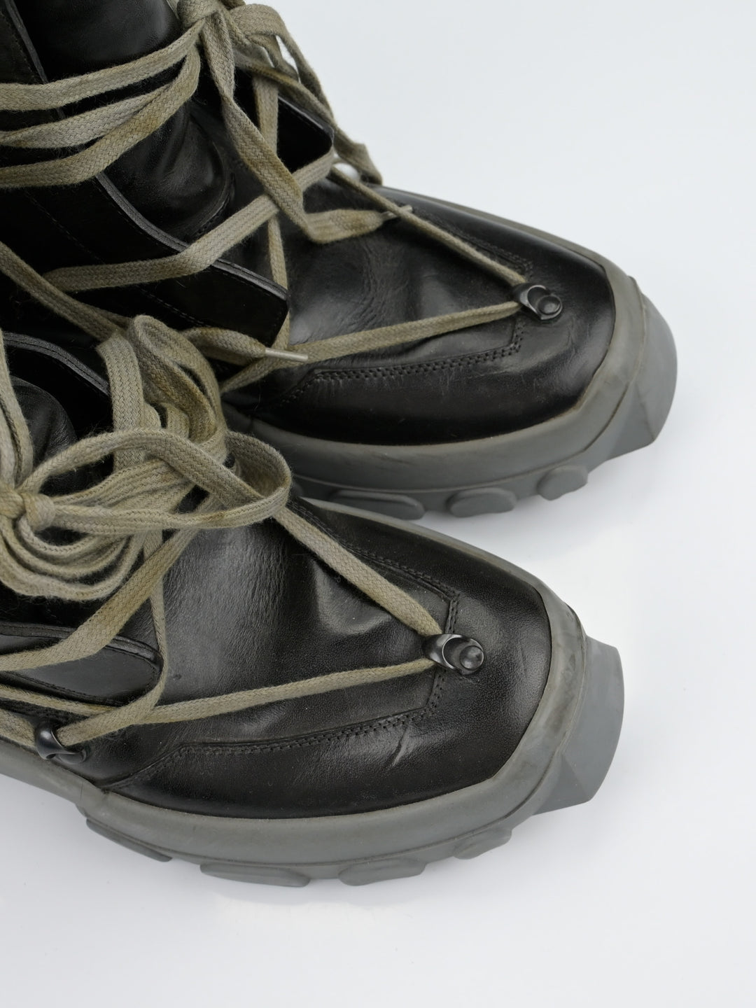 Pentagram Tractor Boots