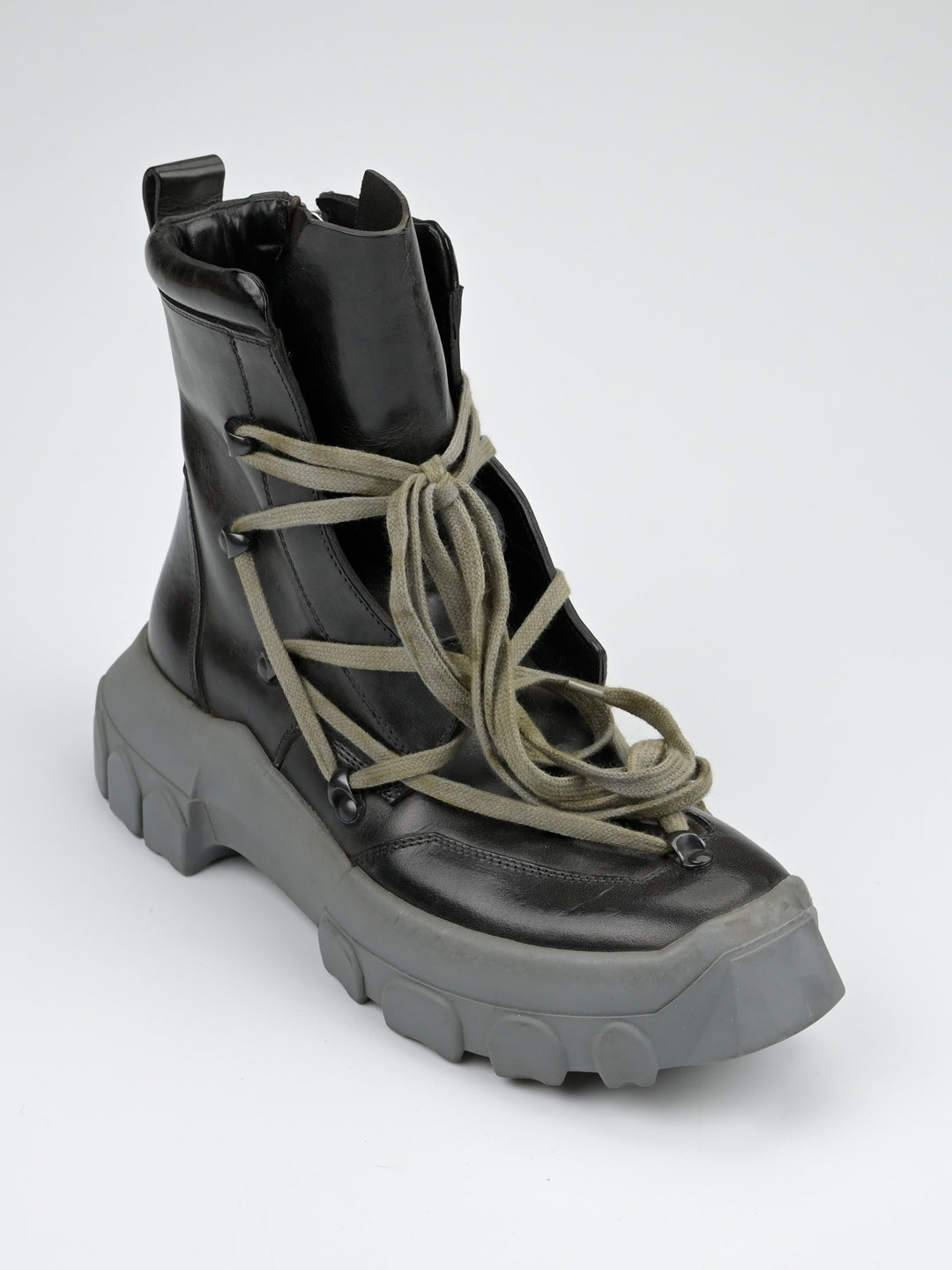 Pentagram Tractor Boots