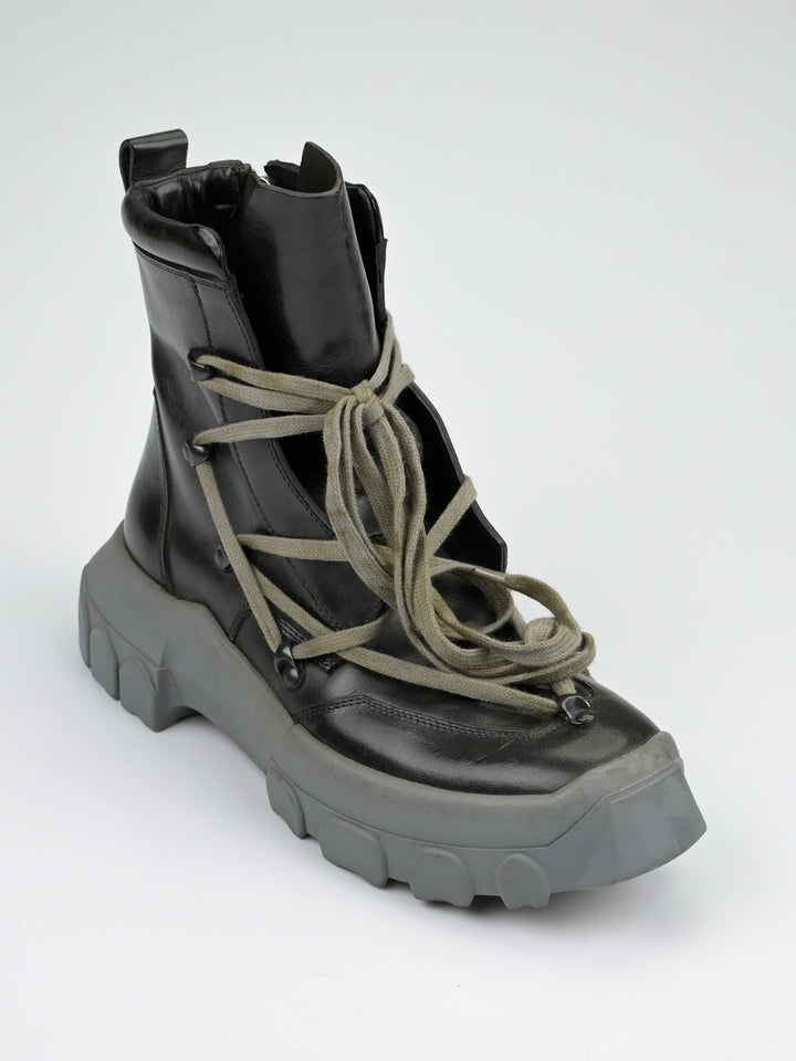 Pentagram Tractor Boots