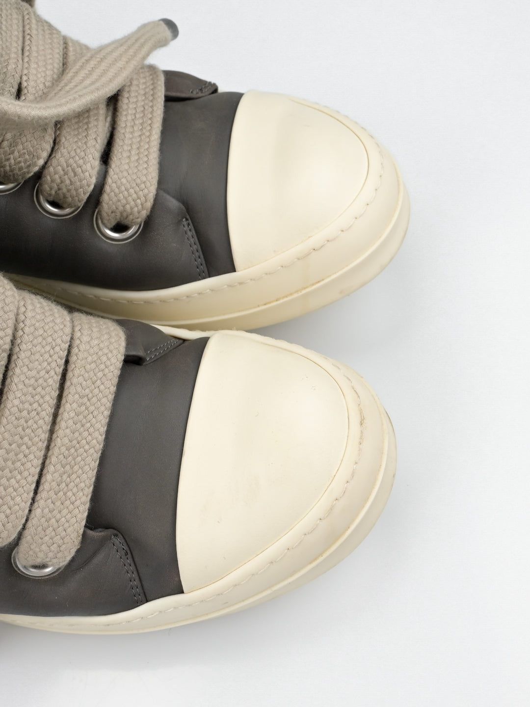 Padded Jumbo Lace Ramones