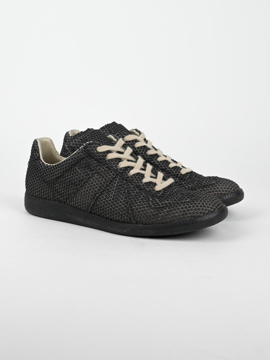 Replica GAT Polka Dot Textured Low Top Sneakers