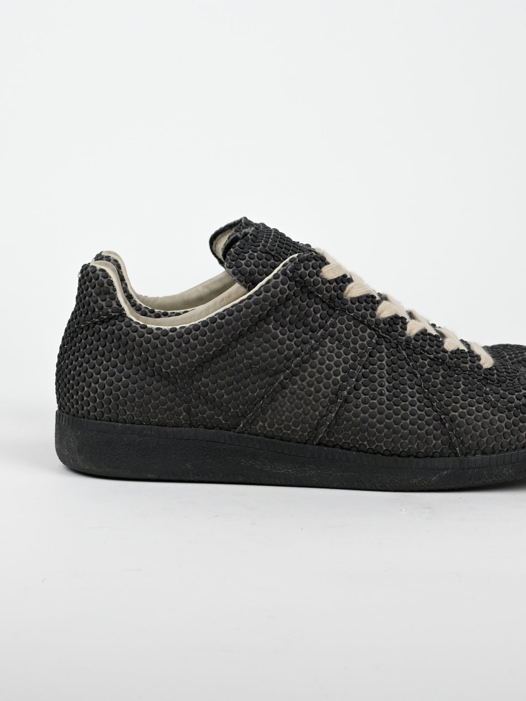 Replica GAT Polka Dot Textured Low Top Sneakers