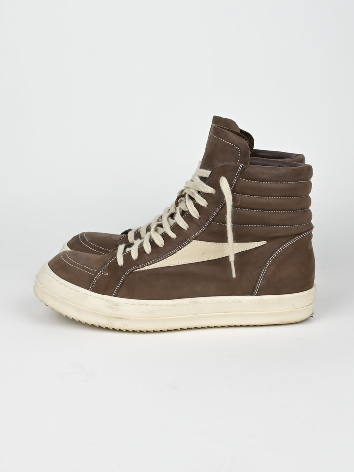 Vintage "Vans" Leather High Top Sneakers