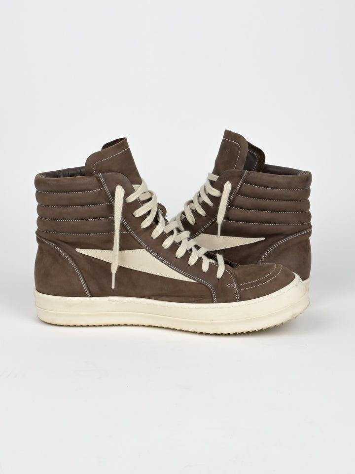 Vintage "Vans" Leather High Top Sneakers