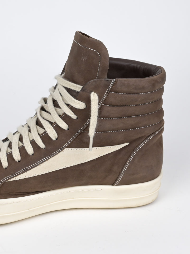 Vintage "Vans" Leather High Top Sneakers