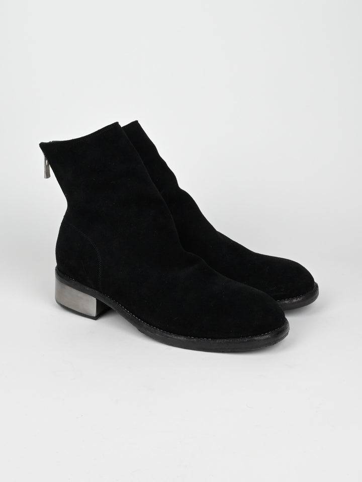788ZI Black Back Zip Suede Metal Heel