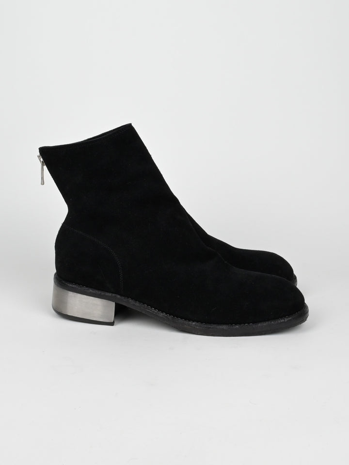 788ZI Black Back Zip Suede Metal Heel