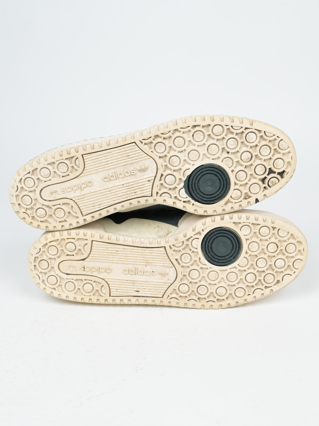 Forum Low Top Sneakers