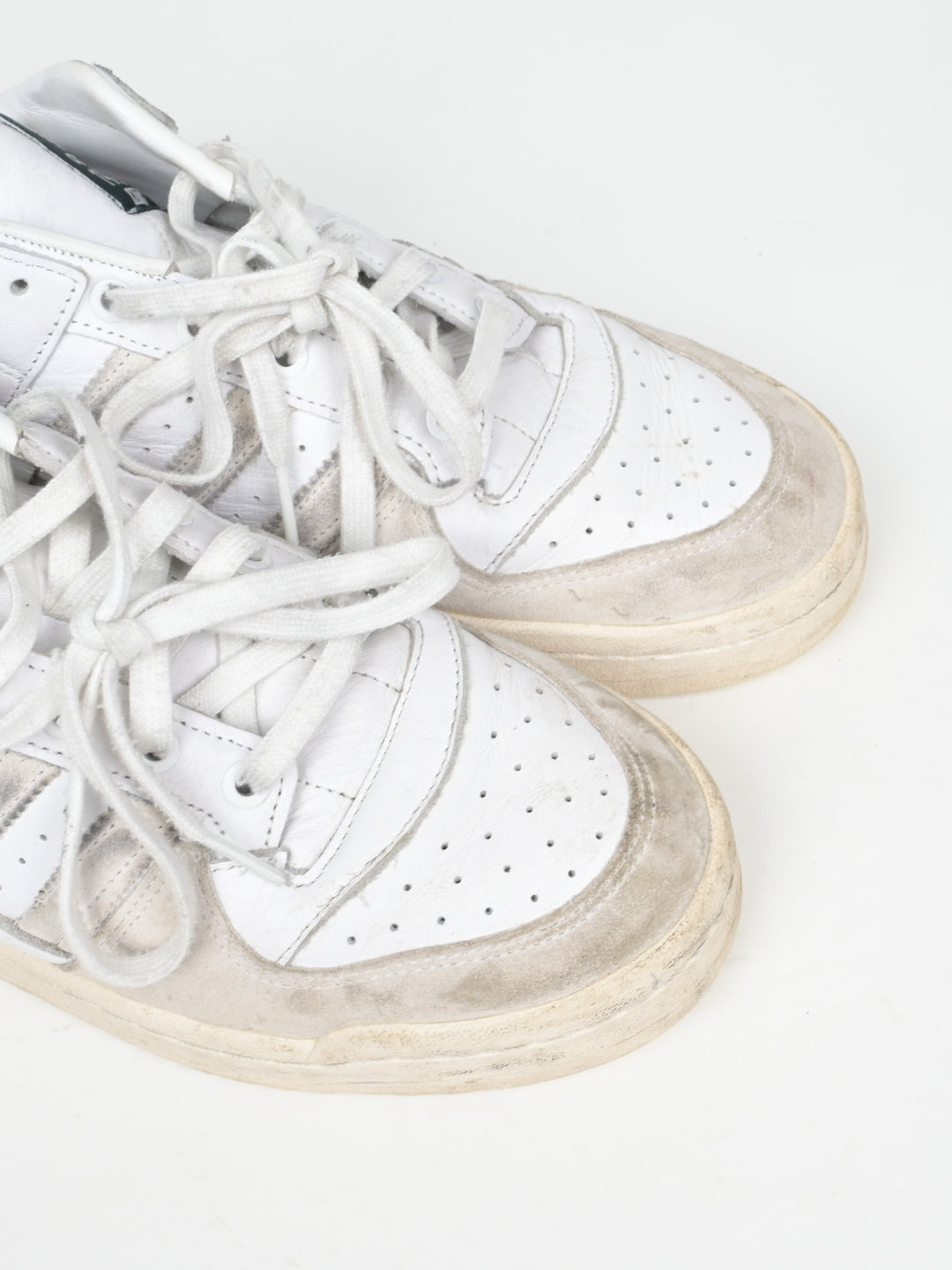 Forum Low Top Sneakers