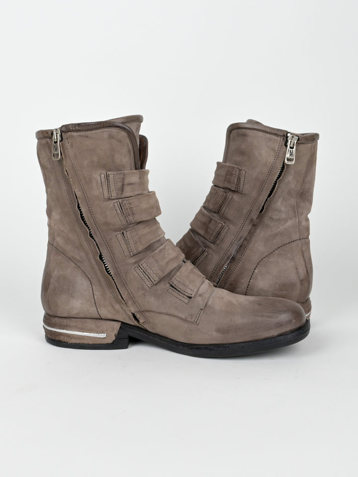Leather Traver Boots