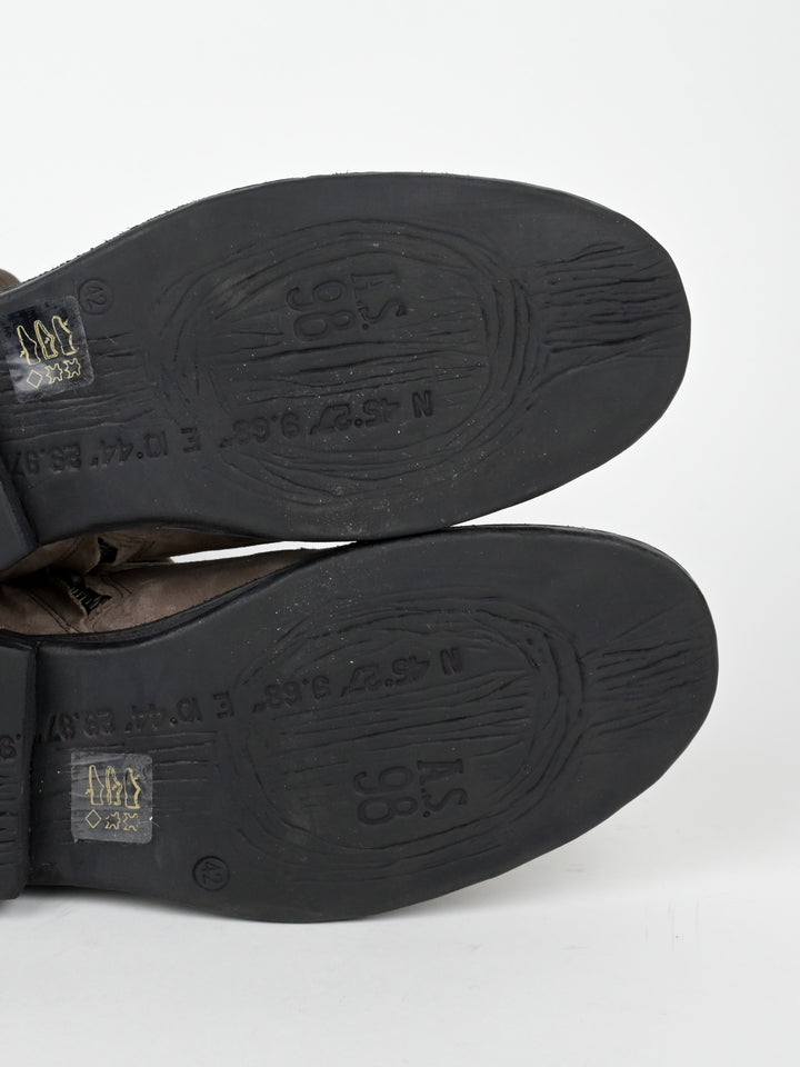 Leather Traver Boots