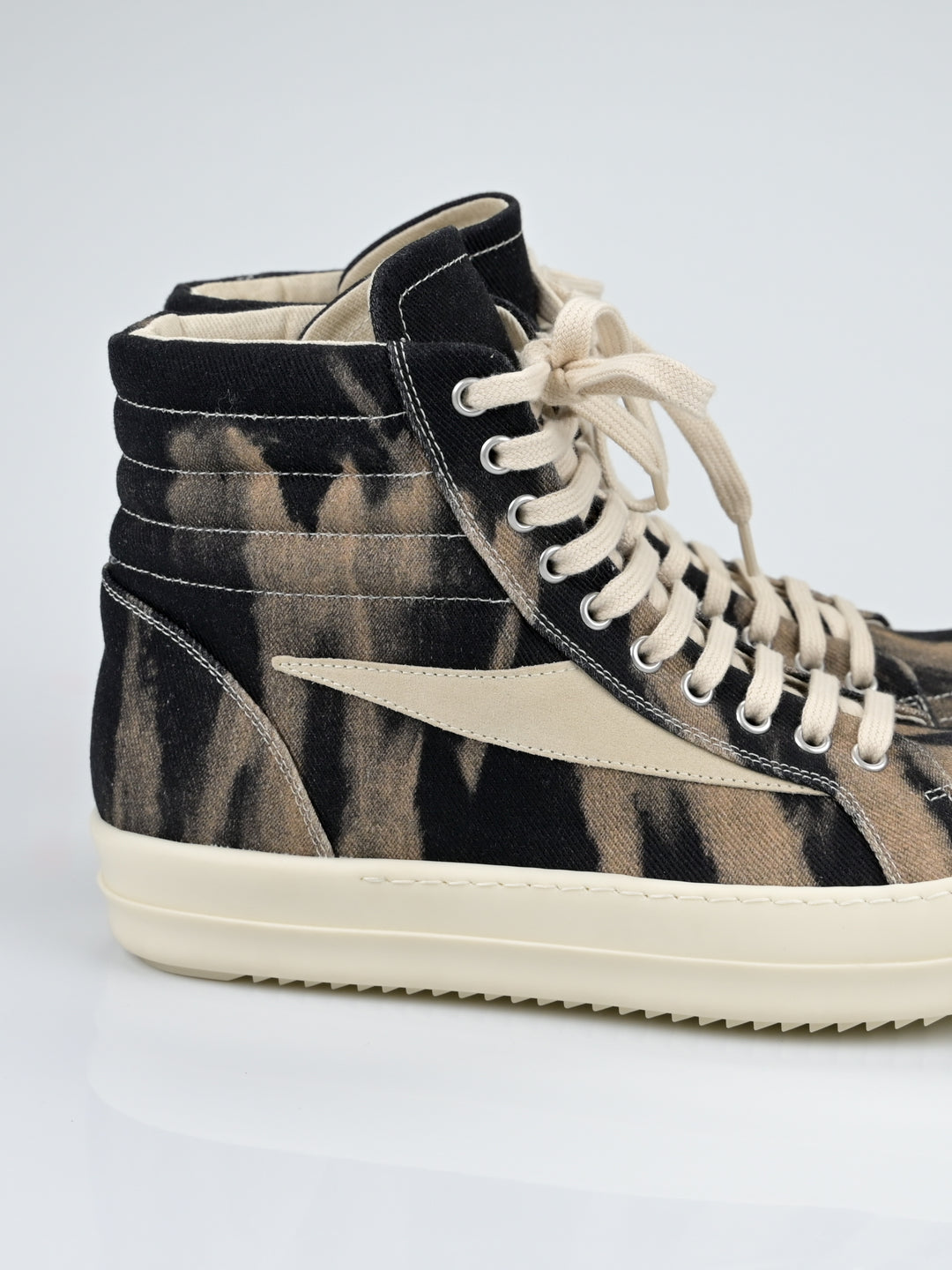 Vintage "Vans" High Top Sneakers