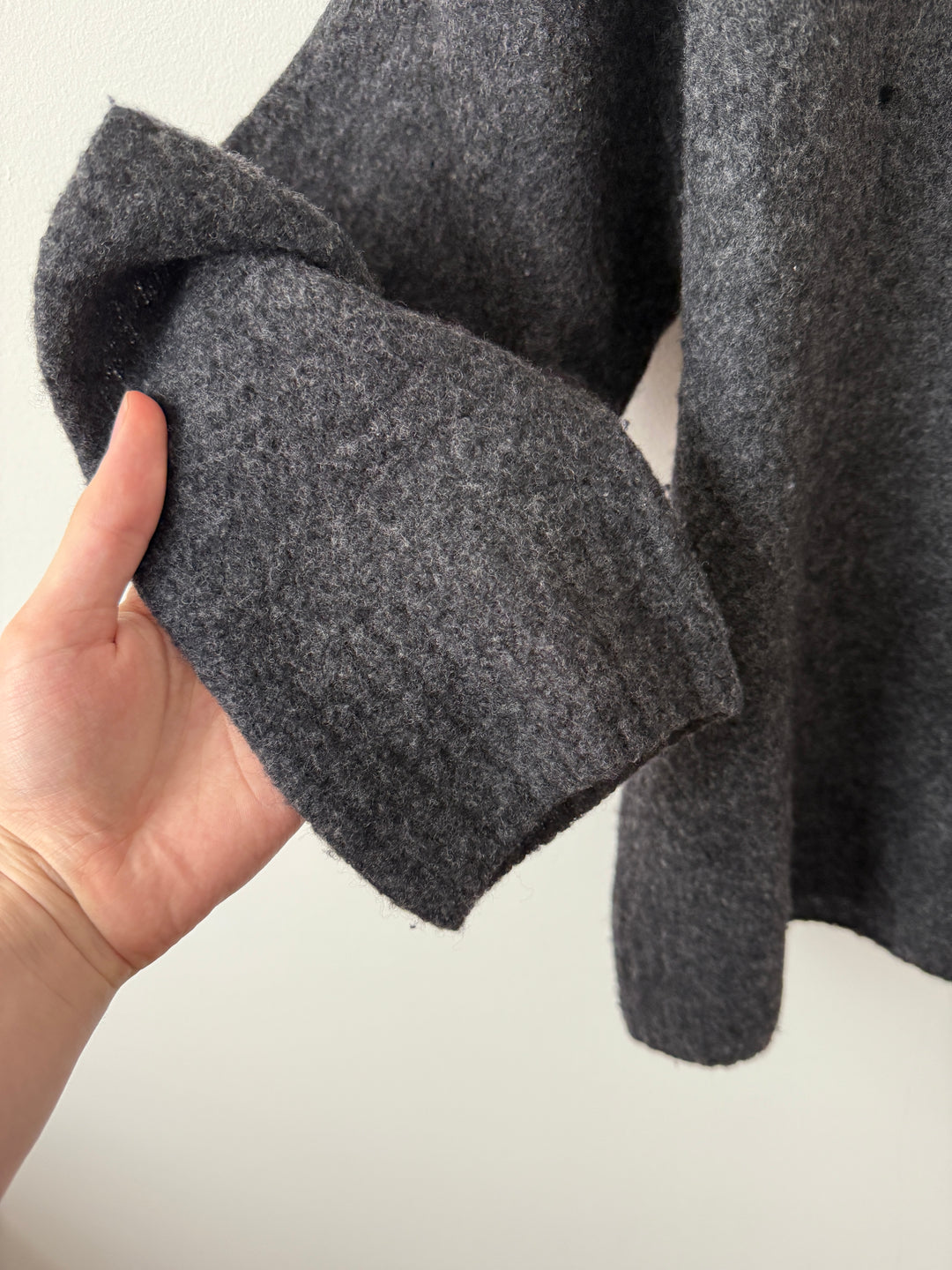 Wool Powder Knit Sweater