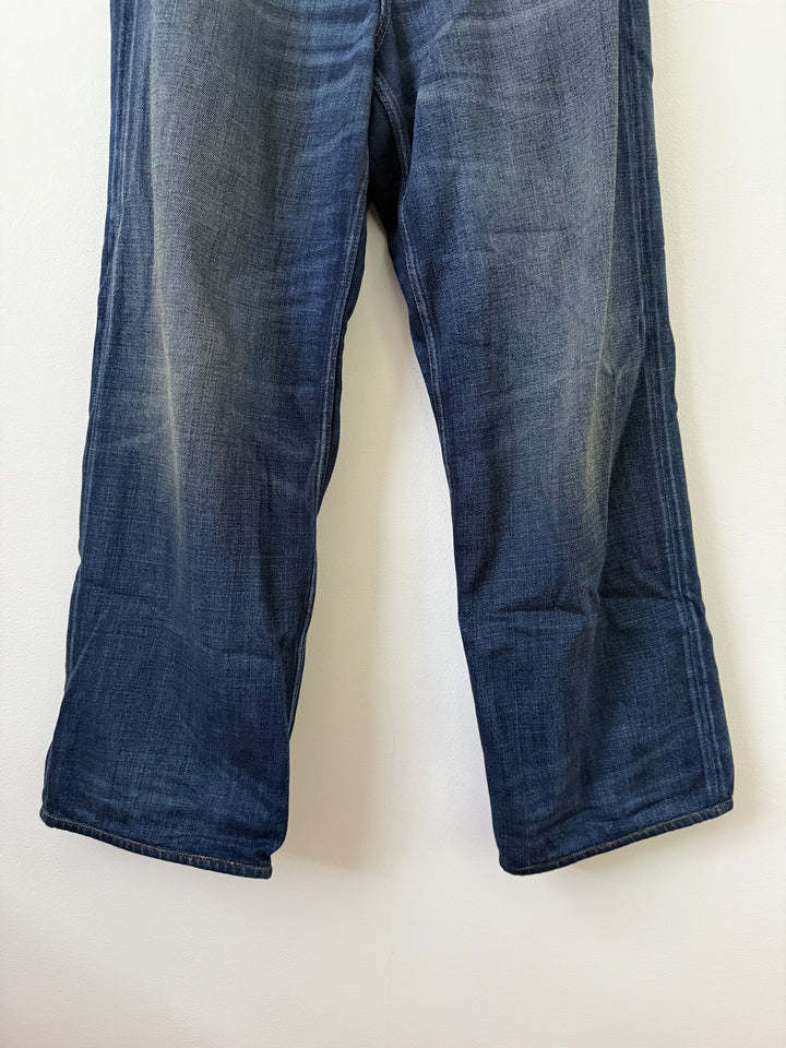 U Yoyogi 1981 Loose Fit Jeans
