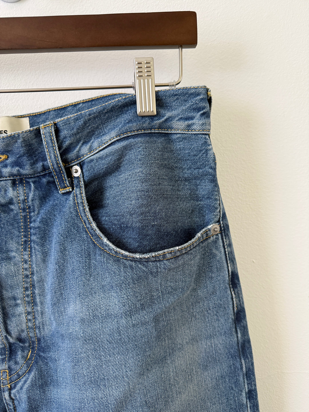 LOT-05 Denim Jeans in Broken Indigo