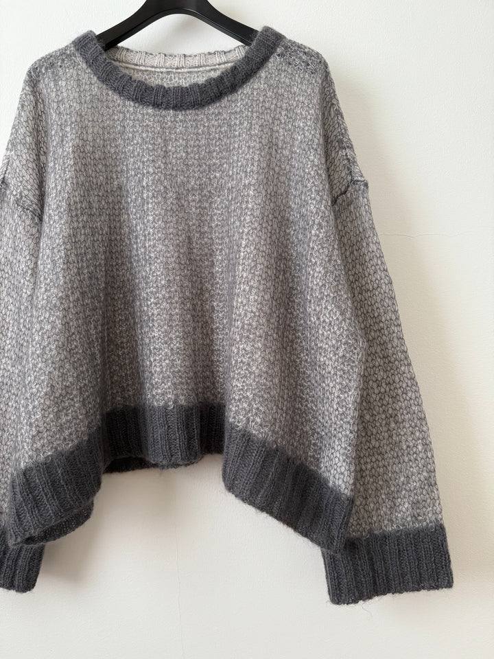 Scoop Neck Loose Gauge Sweater